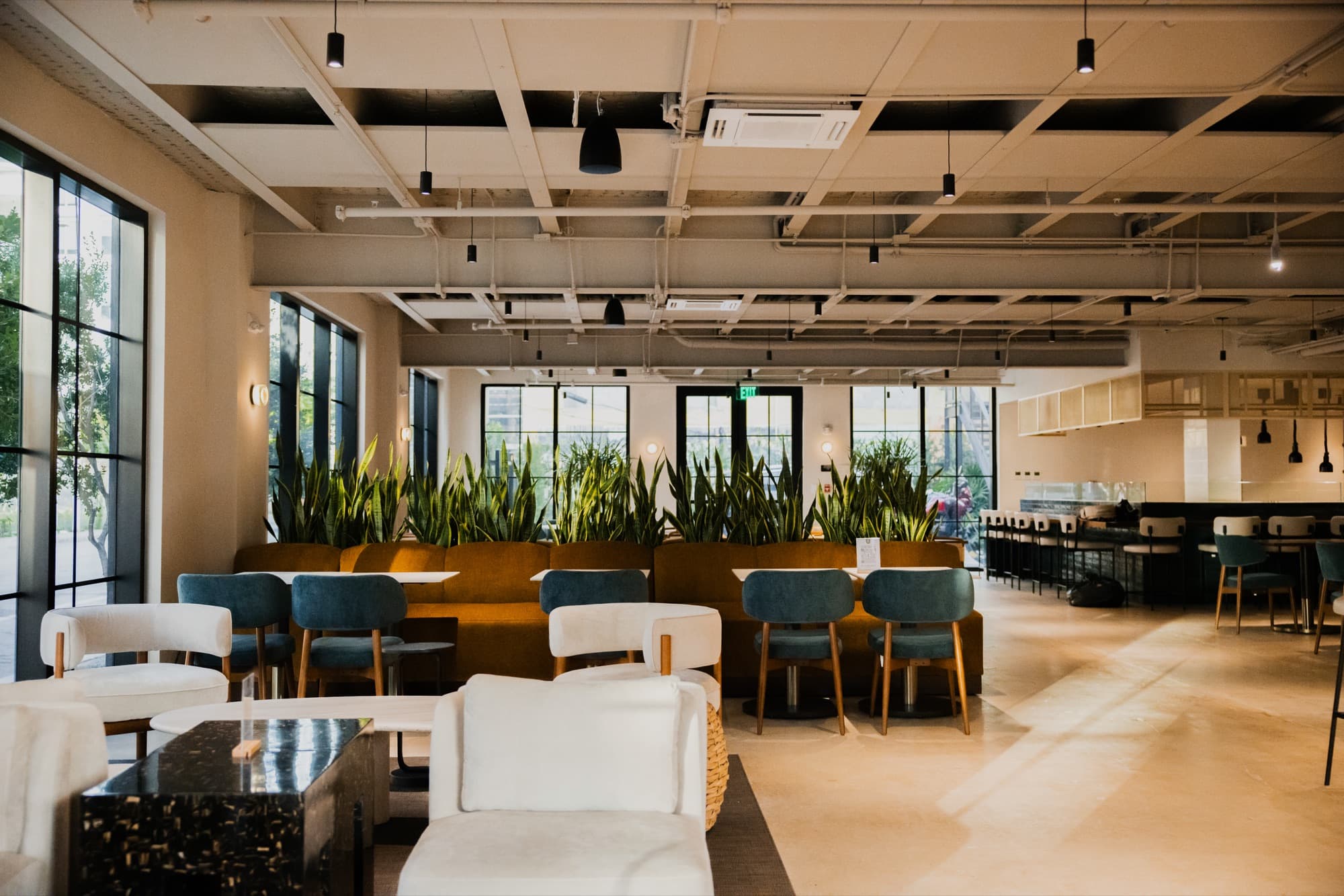 The Lounge and dining room at Cotidiano Wynwood